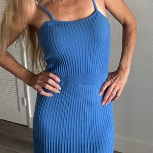 Beautiful Blue Ribbed Pleated Knit Maxi Dress